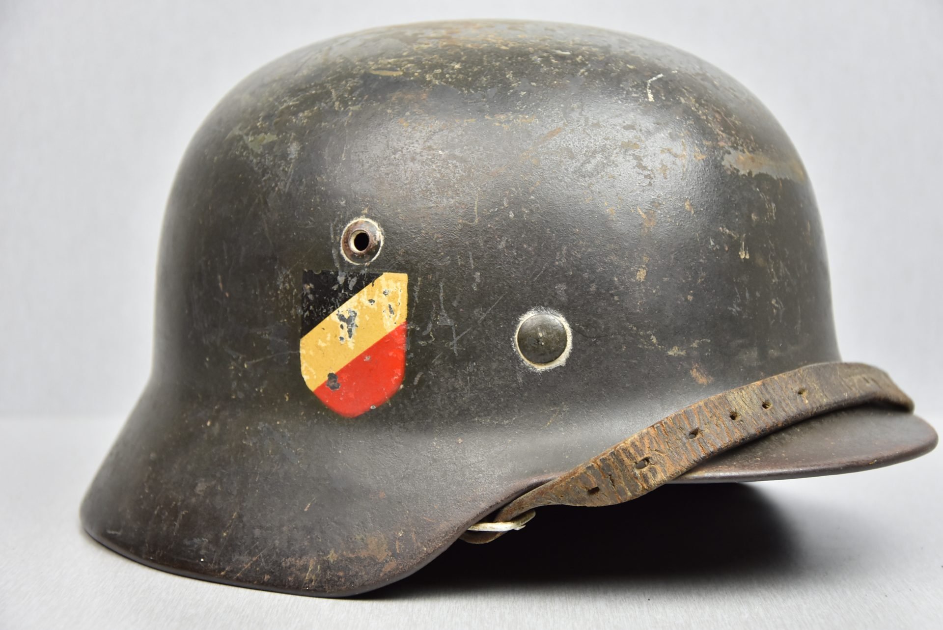 Early M35 Luftwaffe double decal steel helmet with droop tail eagle ET64 1937 — image 8