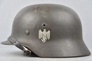 M40 army (Heer) single decal steel helmet EF64