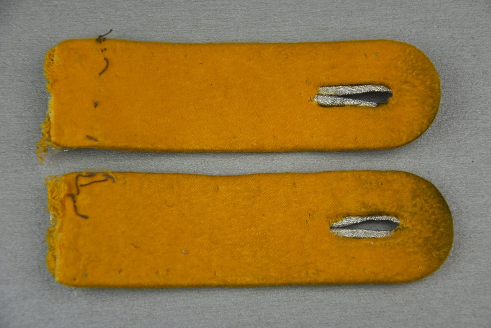 Luftwaffe flying personnel officer shoulder boards for Leutnant — image 3