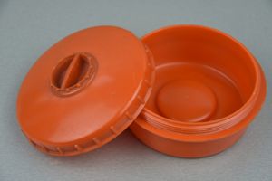 Wehrmacht bakelite butter dish 'Fettbuchse' with salt dispenser