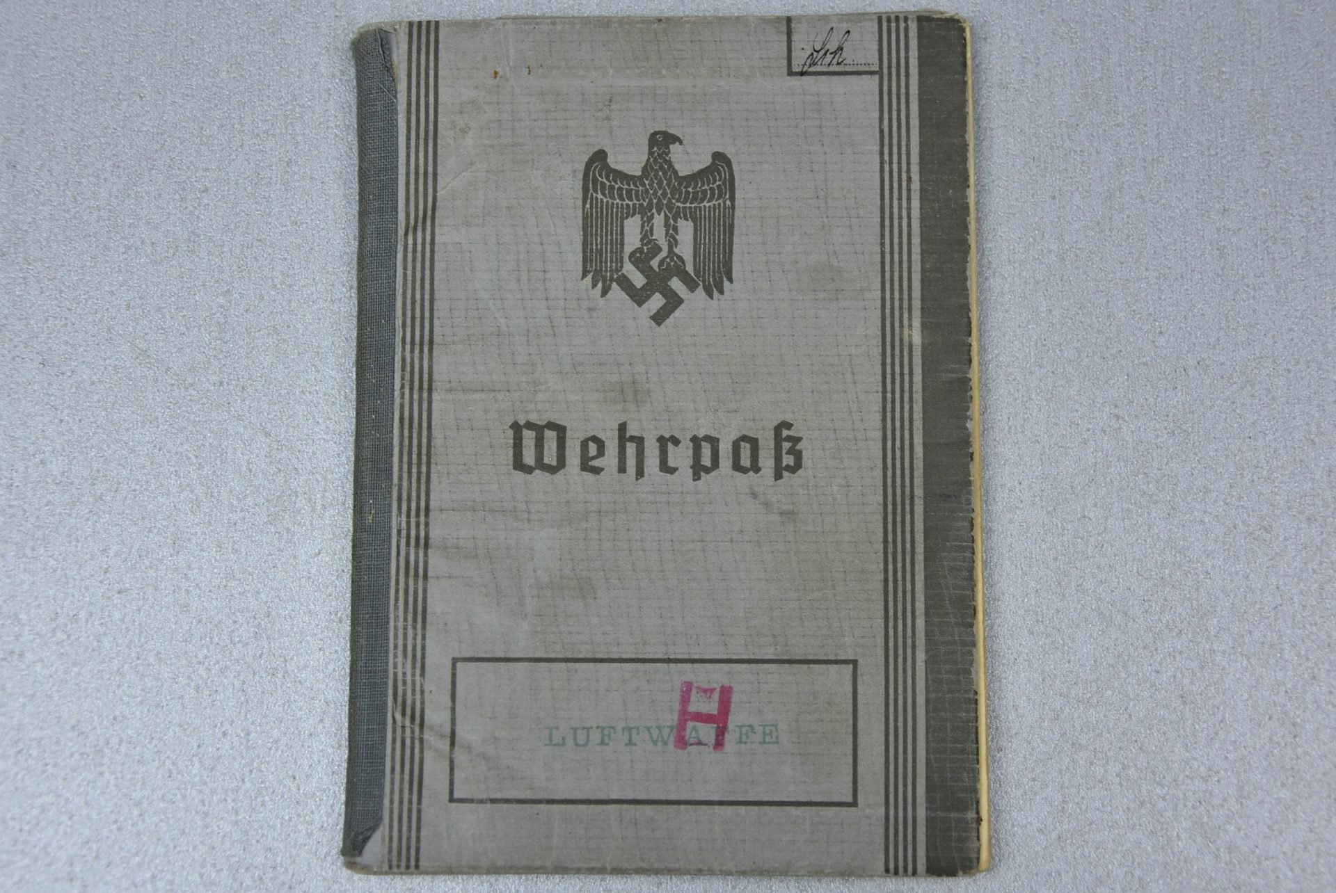 Wehrpass luftwaffe mechanic joined army (Heer) black wound badge for grenade splinter in Russia and close combat calender — image 13