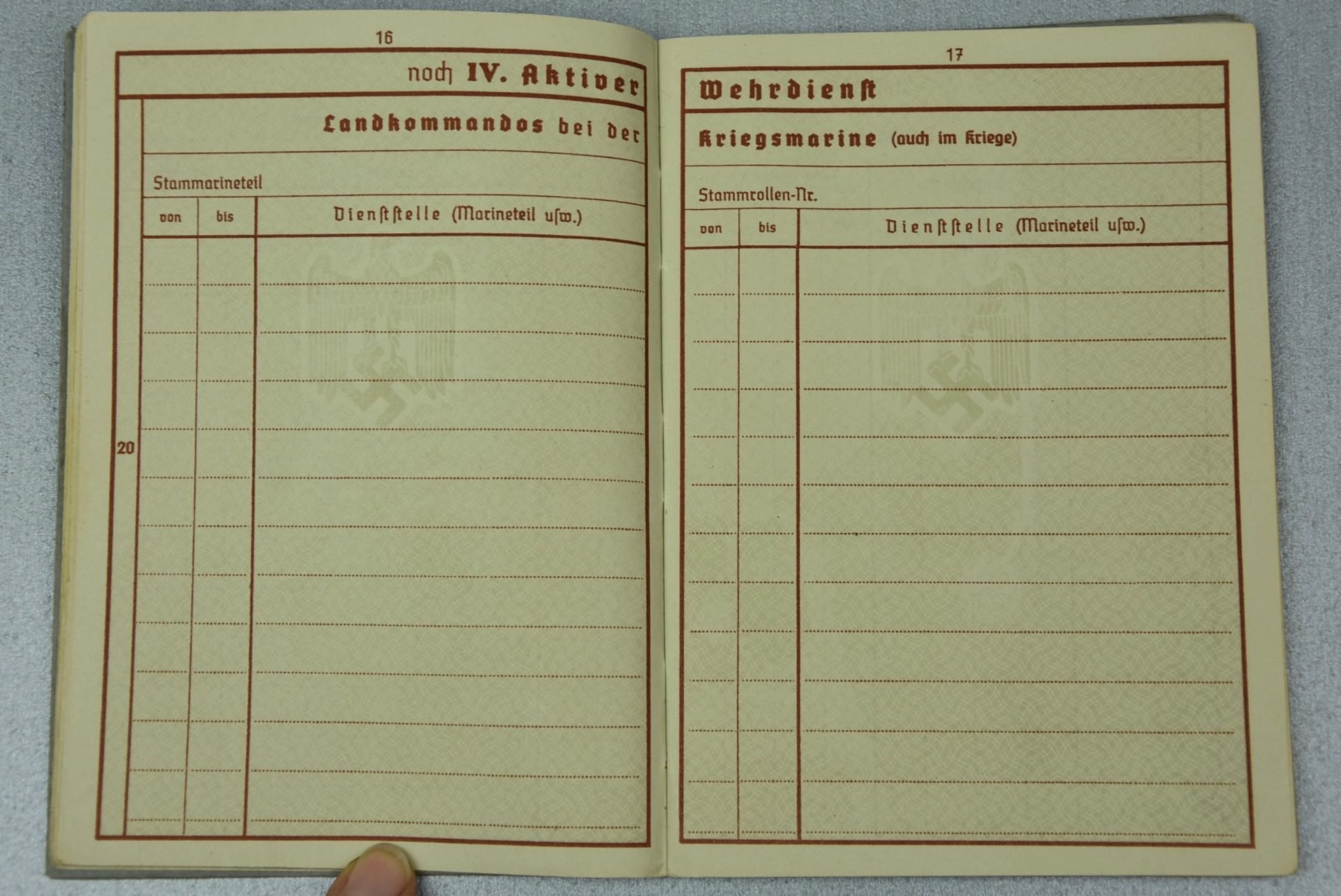 Wehrpass luftwaffe mechanic joined army (Heer) black wound badge for grenade splinter in Russia and close combat calender — image 22