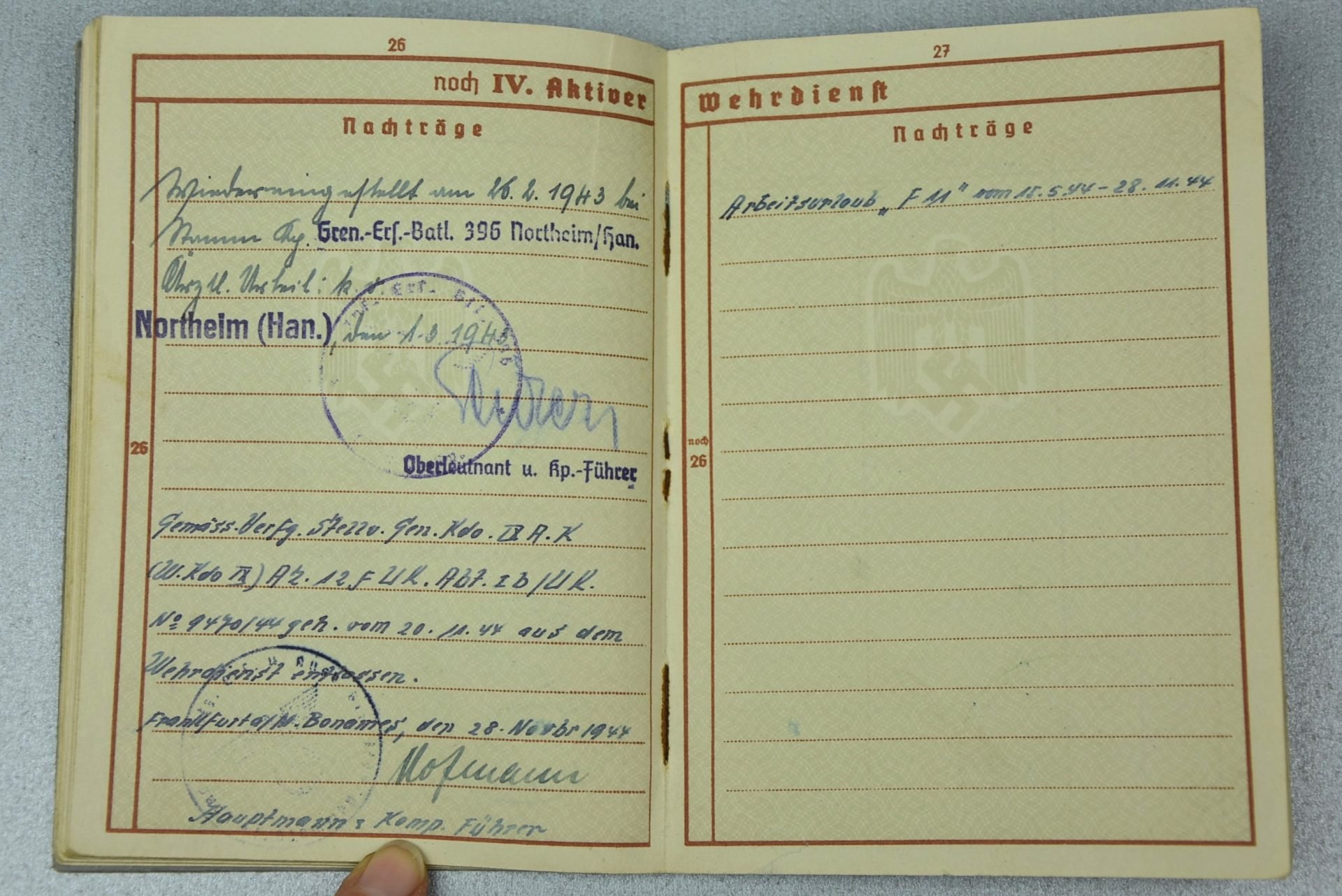 Wehrpass luftwaffe mechanic joined army (Heer) black wound badge for grenade splinter in Russia and close combat calender — image 27