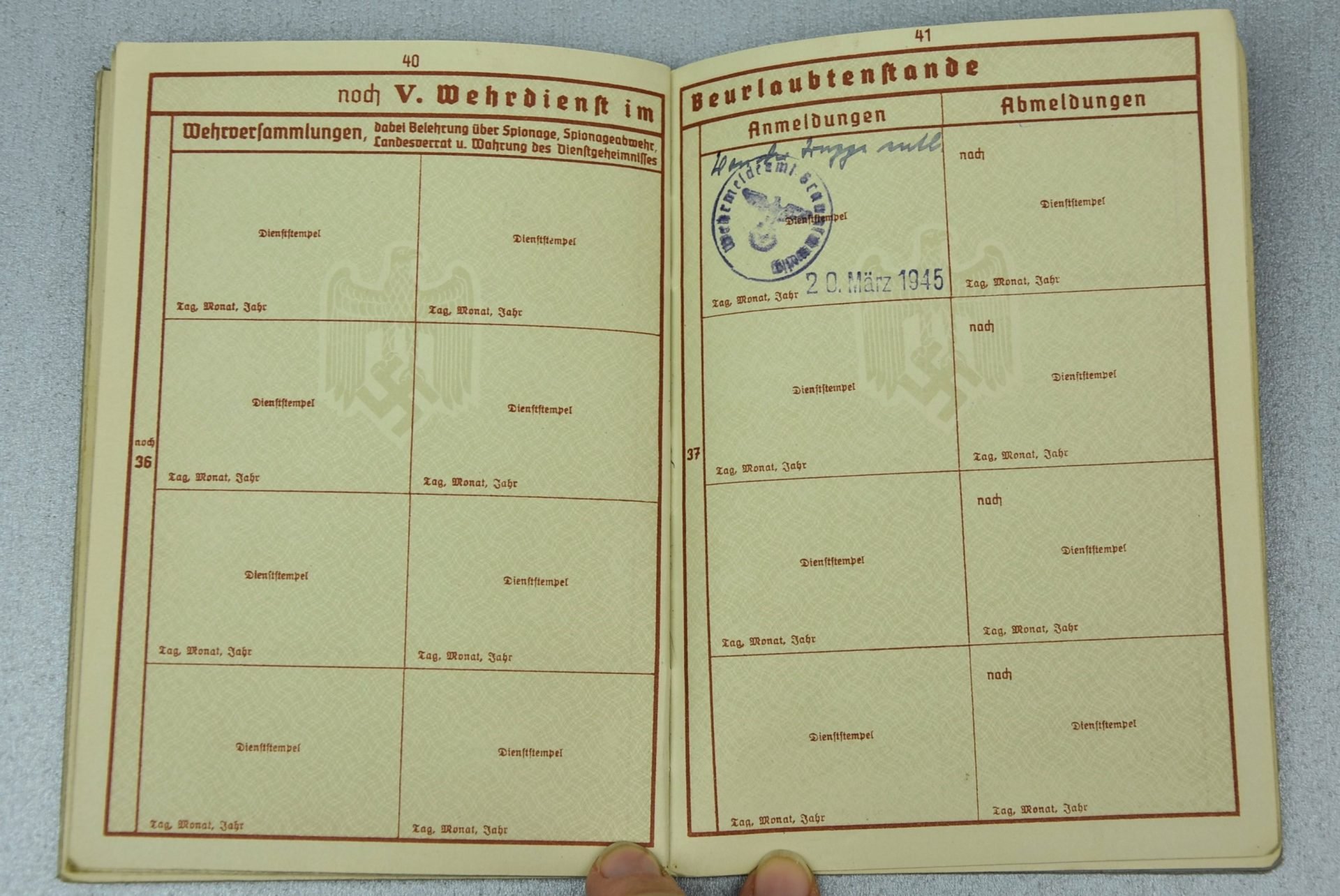 Wehrpass luftwaffe mechanic joined army (Heer) black wound badge for grenade splinter in Russia and close combat calender — image 34