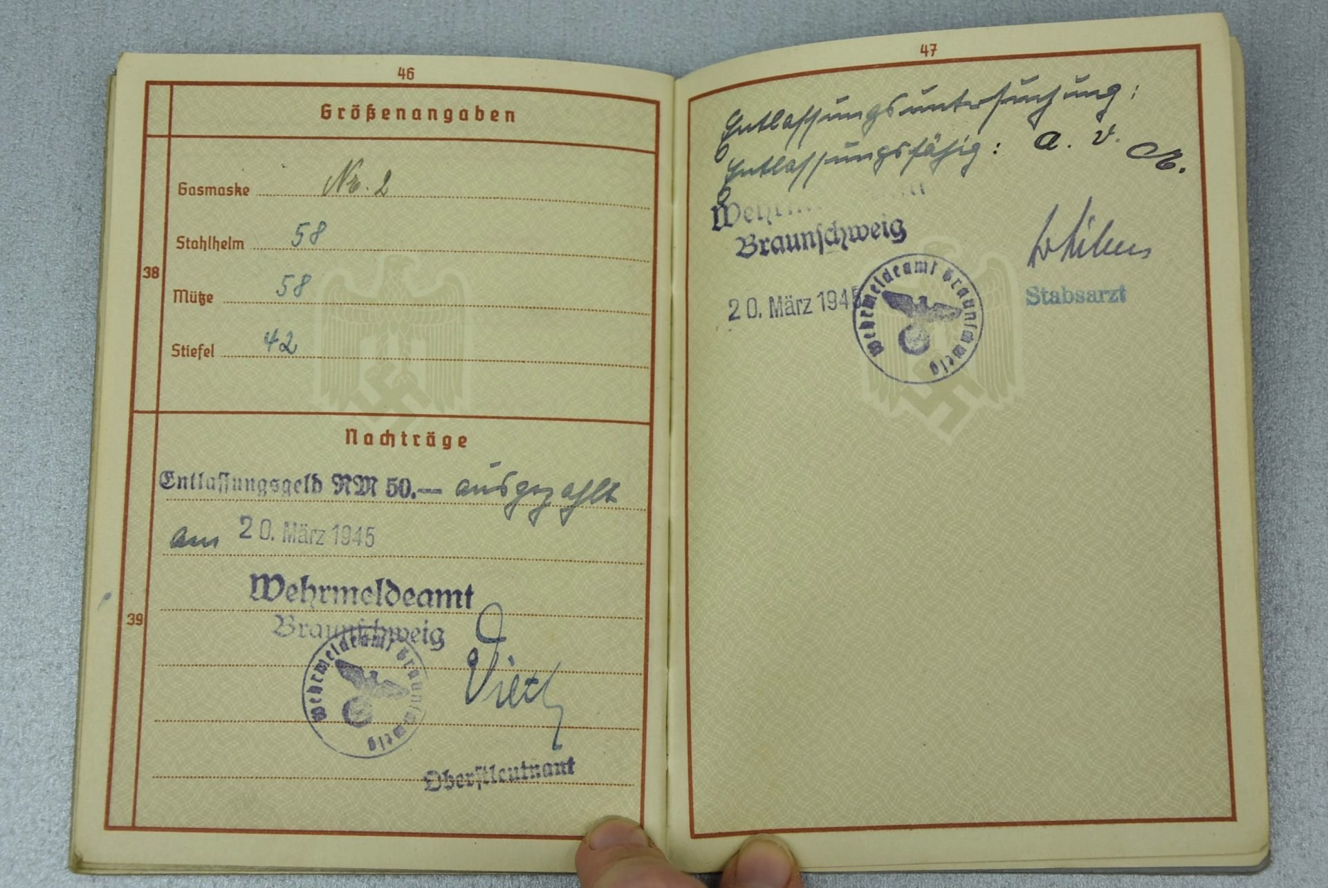 Wehrpass luftwaffe mechanic joined army (Heer) black wound badge for grenade splinter in Russia and close combat calender — image 37