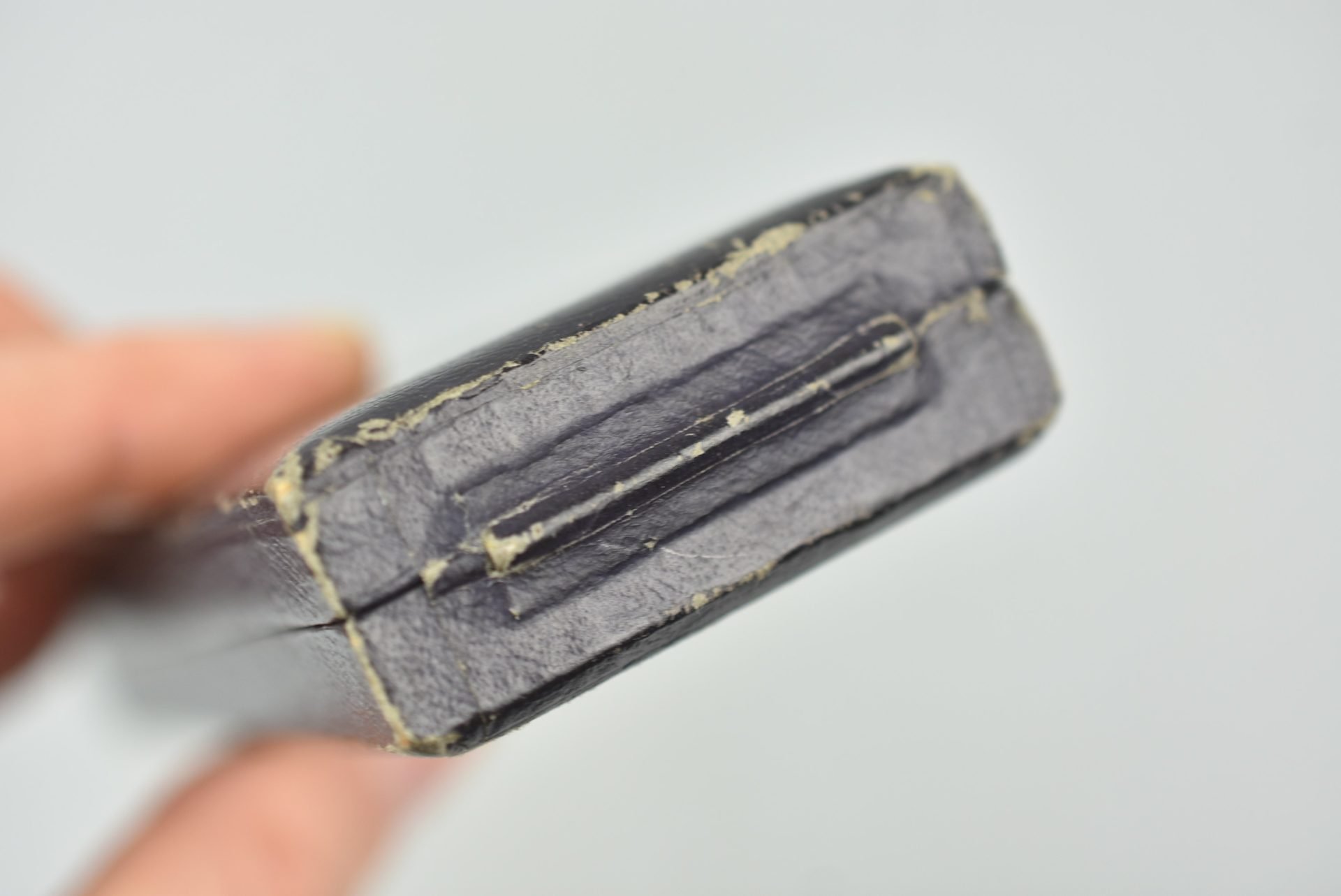 Mother's cross in gold with box by C.F. Zimmermann — image 11