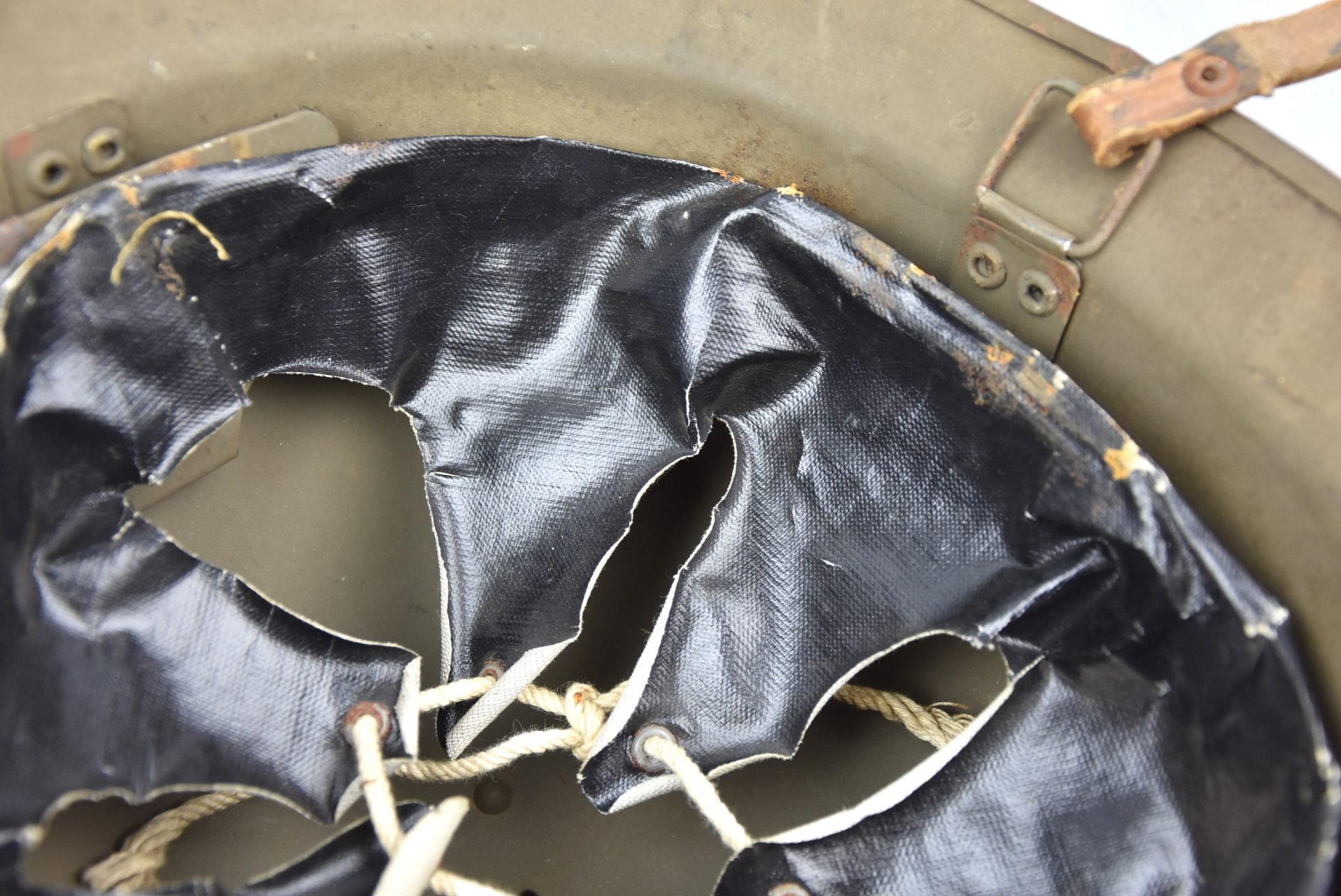 WW2 M1931 Belgian Adrian helmet with 'last-ditch' liner — image 14