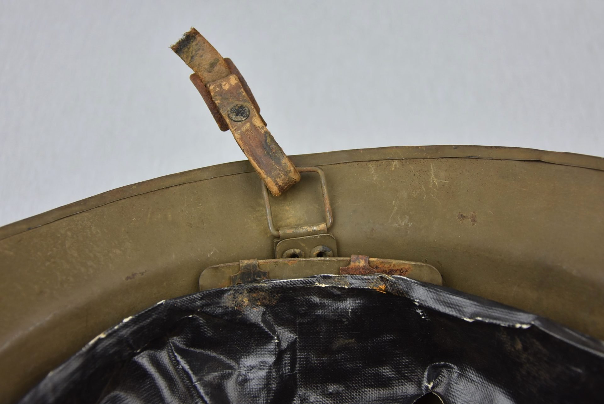 WW2 M1931 Belgian Adrian helmet with 'last-ditch' liner — image 16