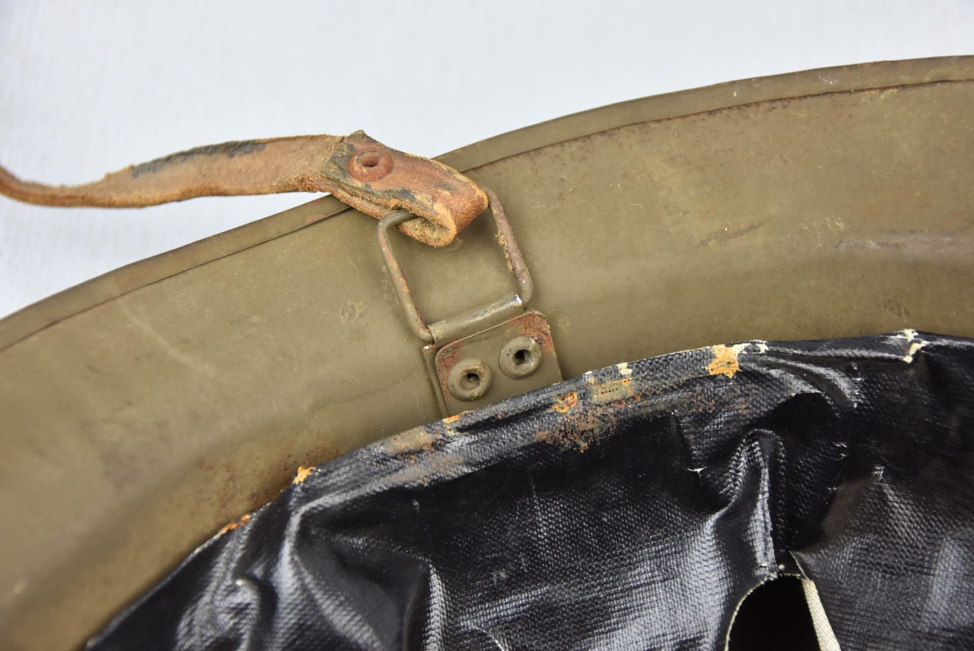 WW2 M1931 Belgian Adrian helmet with 'last-ditch' liner — image 17