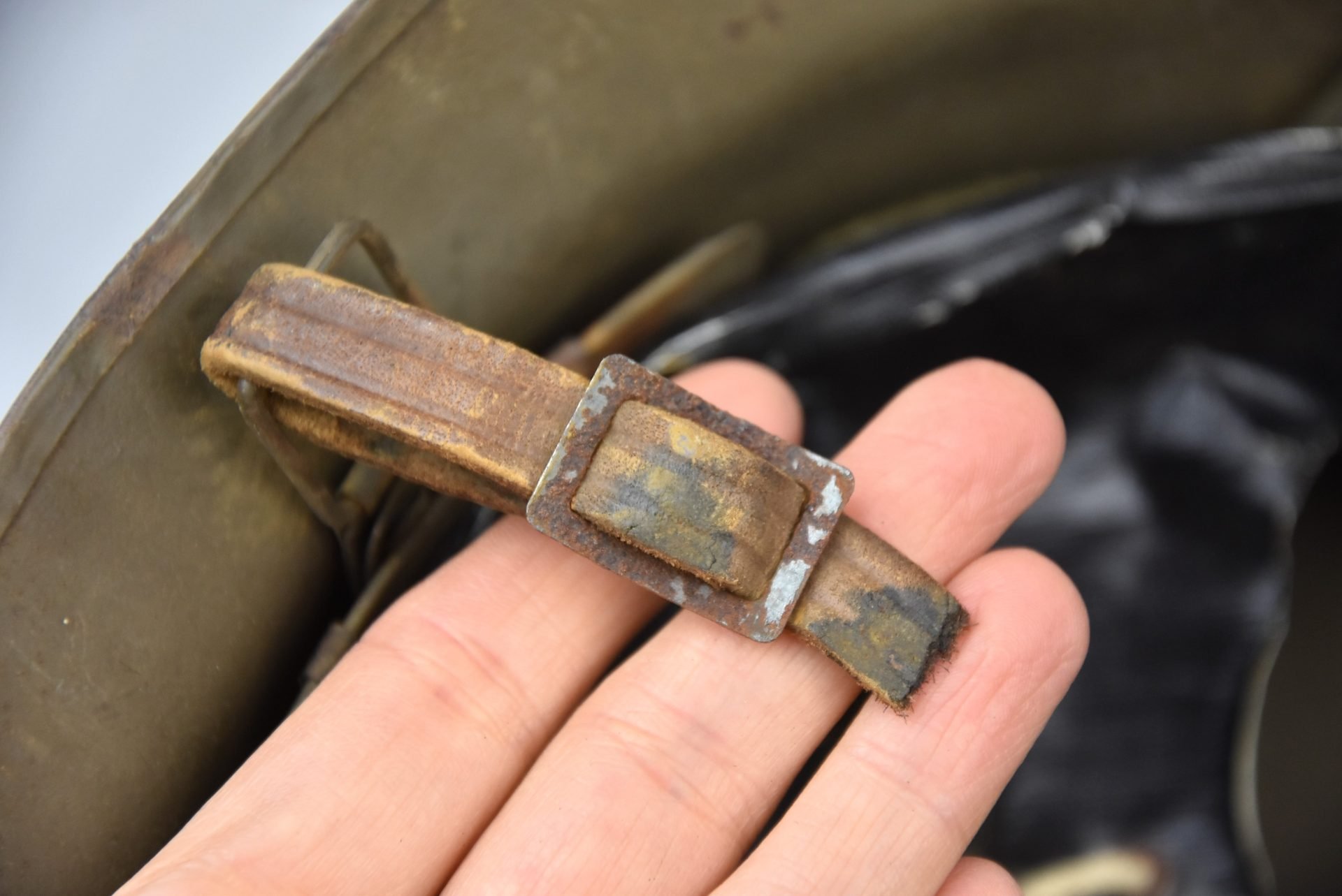 WW2 M1931 Belgian Adrian helmet with 'last-ditch' liner — image 20
