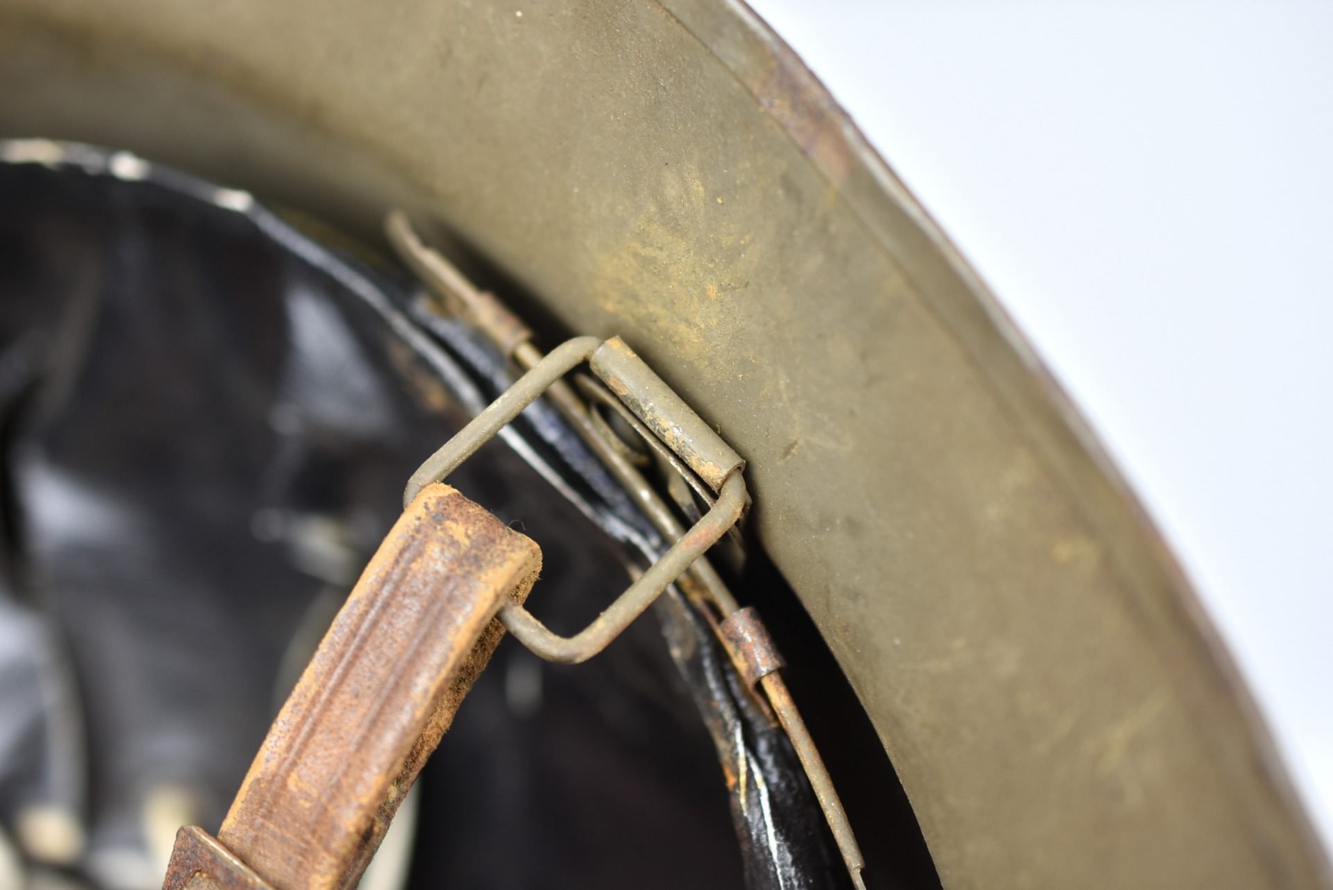 WW2 M1931 Belgian Adrian helmet with 'last-ditch' liner — image 24