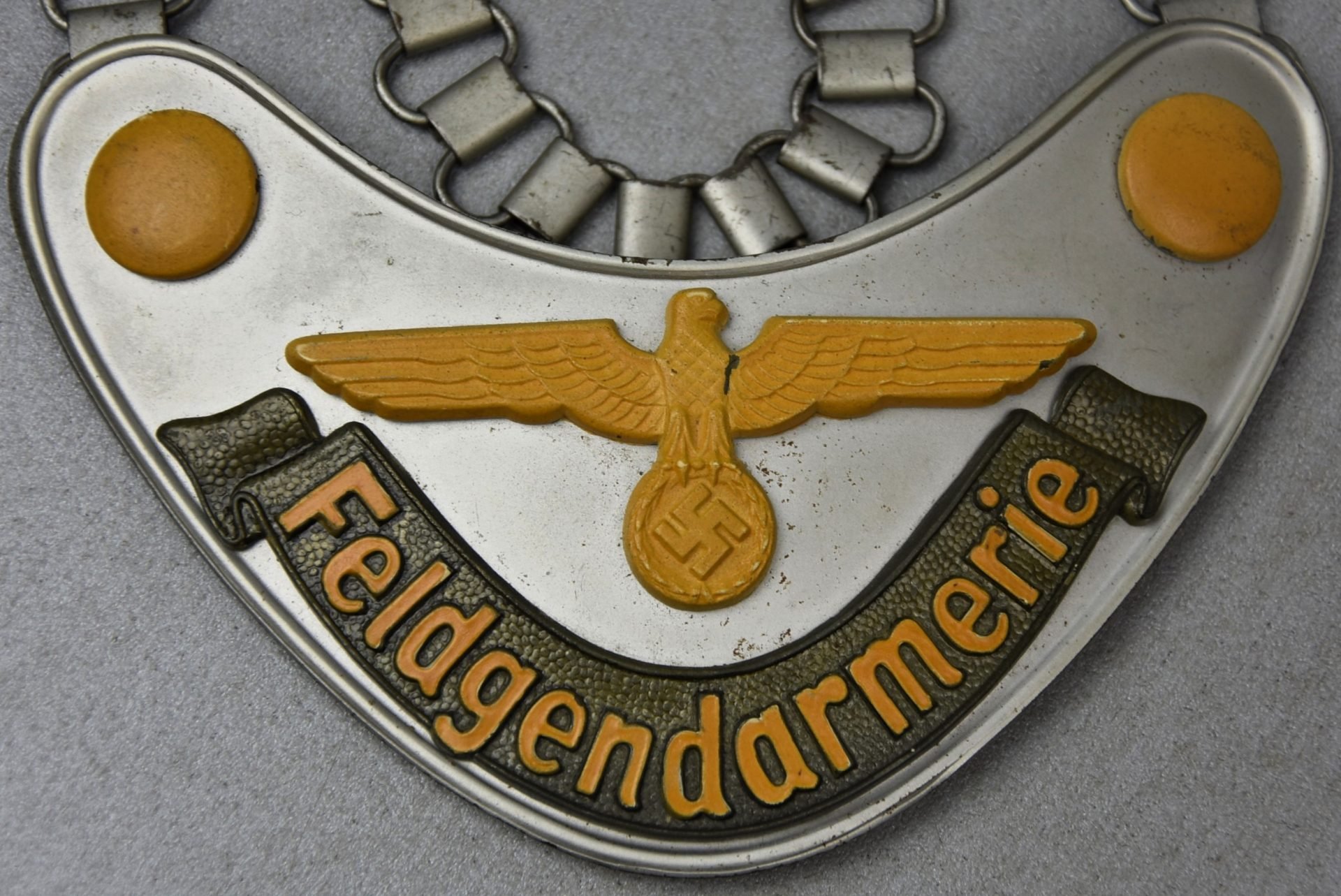 Wehrmacht Feldgendarmerie gorget 'Ringkragen' — image 2
