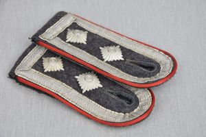 Luftwaffe 'Flak' NCO shoulder boards for Oberfeldwebel