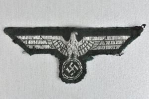 M38 army (Heer) 'BeVo' silver officer flatwire breast eagle