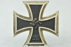 Iron cross first class 1939 by '7' Paul Meybauer