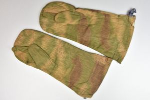 Wehrmacht Sumpftarn camouflage winter mittens with RBNR