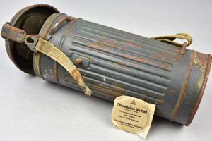 M31 blue Luftwaffe gas mask canister by eph 1943