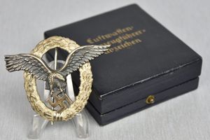 Silver Luftwaffe pilot badge by BSW with box