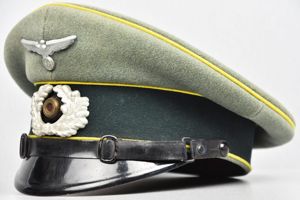 Army (Heer) signals EM/NCO visor cap by Erel