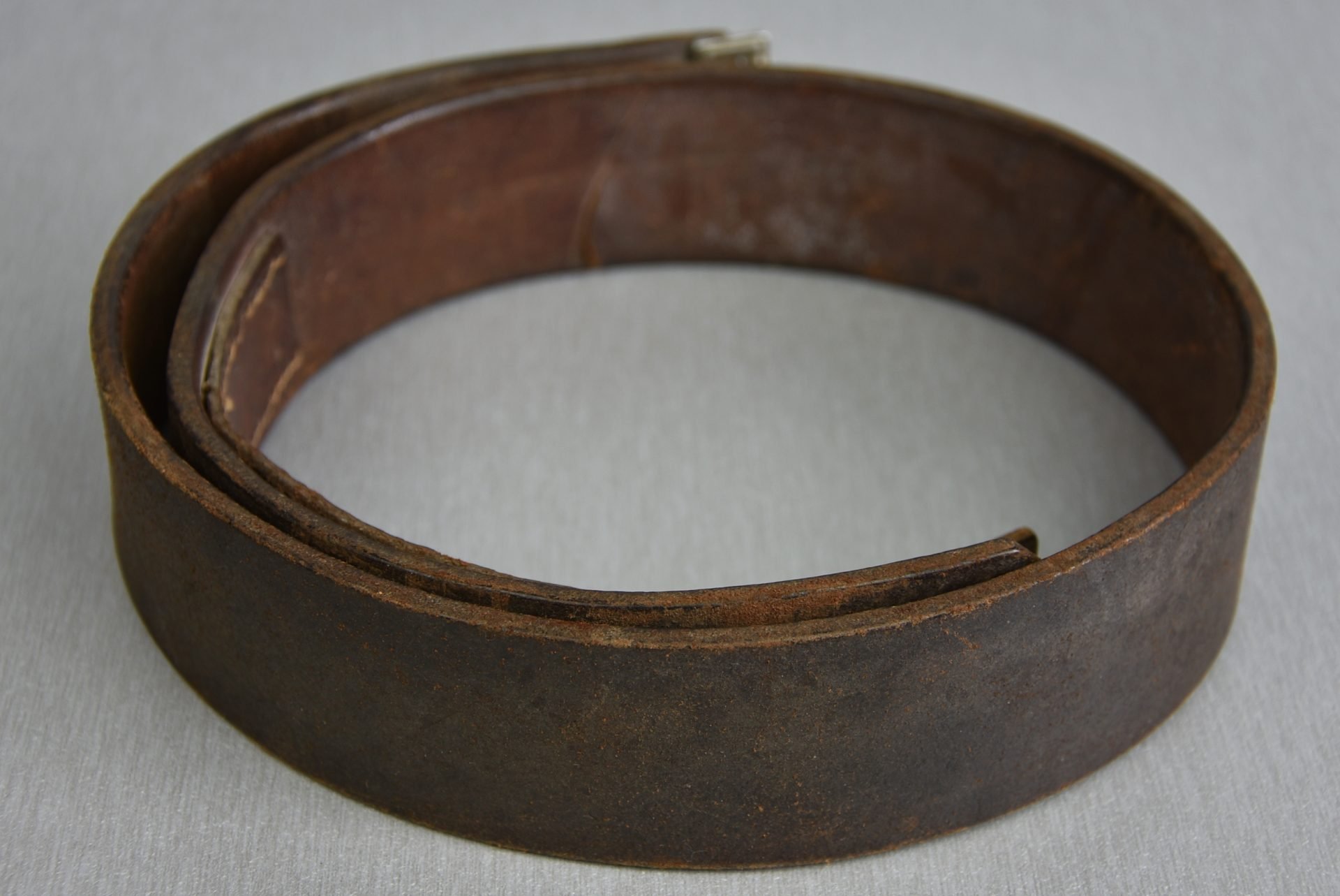 Early leather Wehrmacht equipment belt with aluminum hook by St. Orthey Marienberg 1938 — image 2