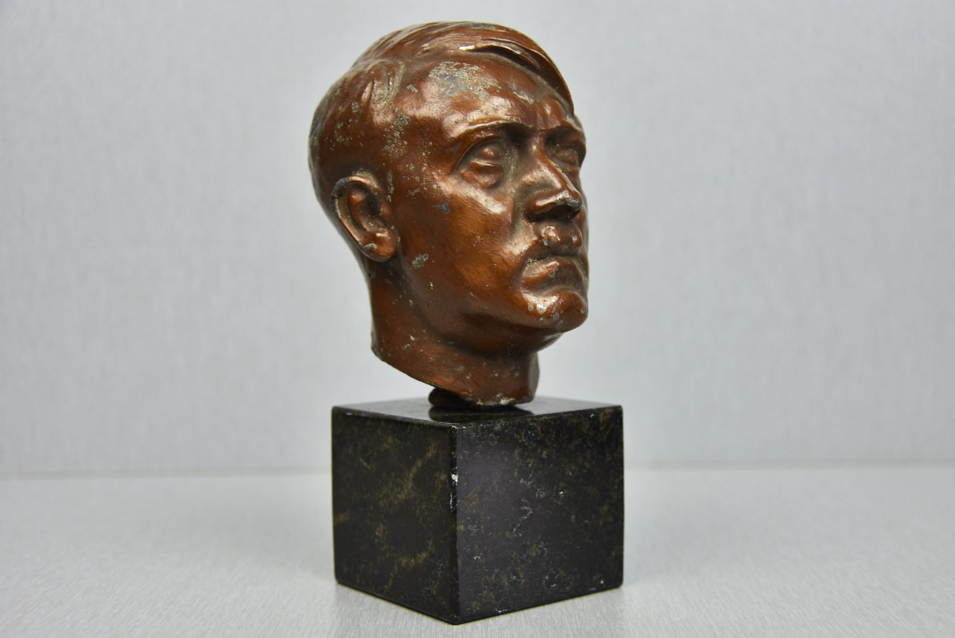Adolf Hitler bust by Theodor Linz scale 1/4 — image 2