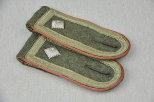 M40 army (Heer) Panzerjäger shoulder boards for Feldwebel