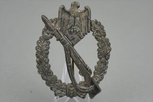 Infantry assault badge in silver by R.S.S. Rudolf Richter, Schlag