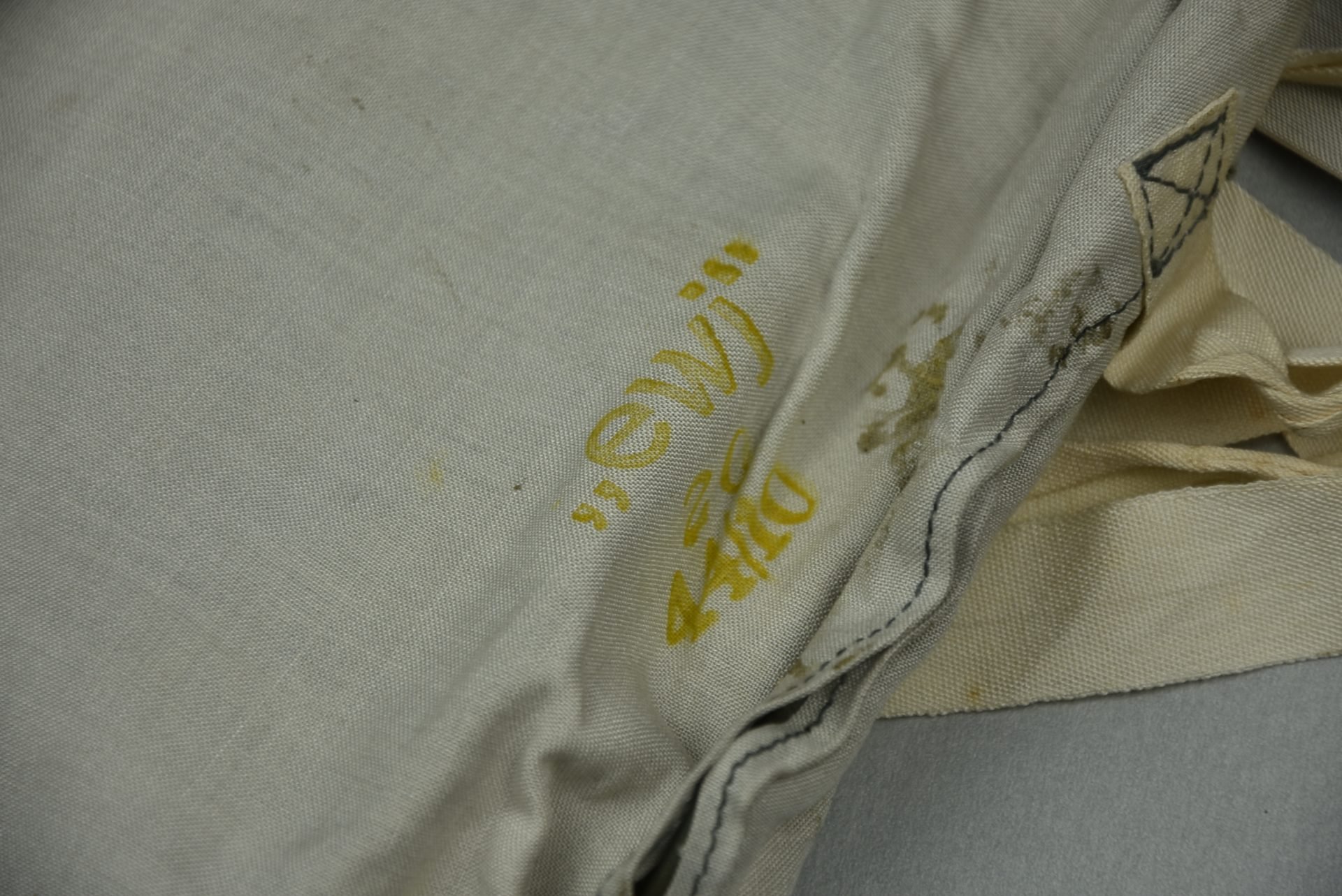 Wehrmacht anti-chemical gloves by 'ewj' 1944 — image 2