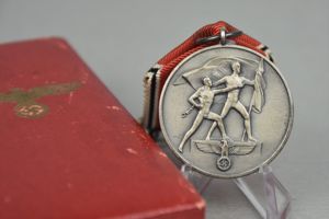 Austrian occupation medal 13 März 1938 with case