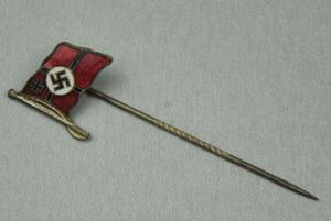 Wehrmacht breast pin with Reichskriegsflagge