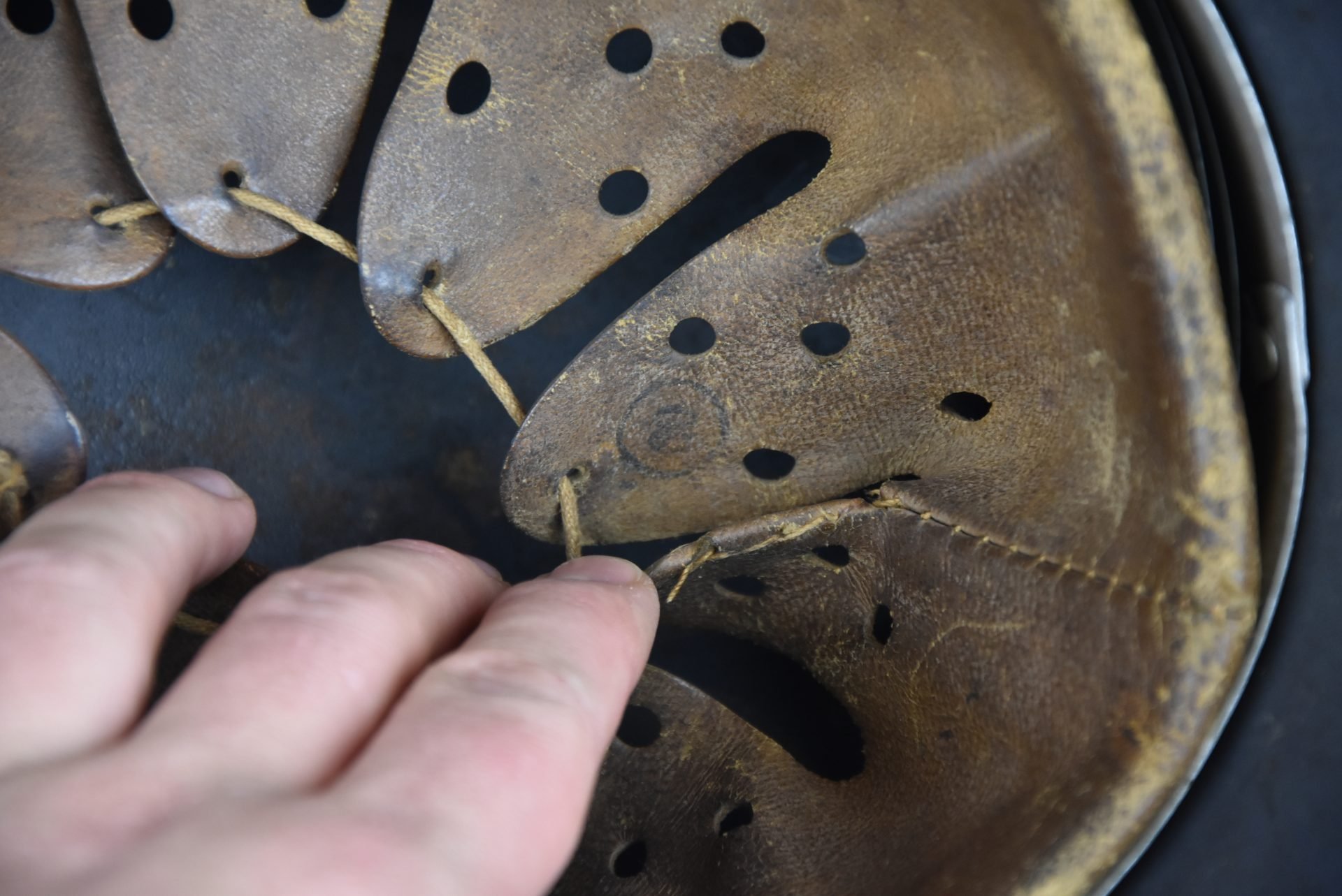 M35 Luftwaffe double decal steel helmet E.F.68 1938 — image 12