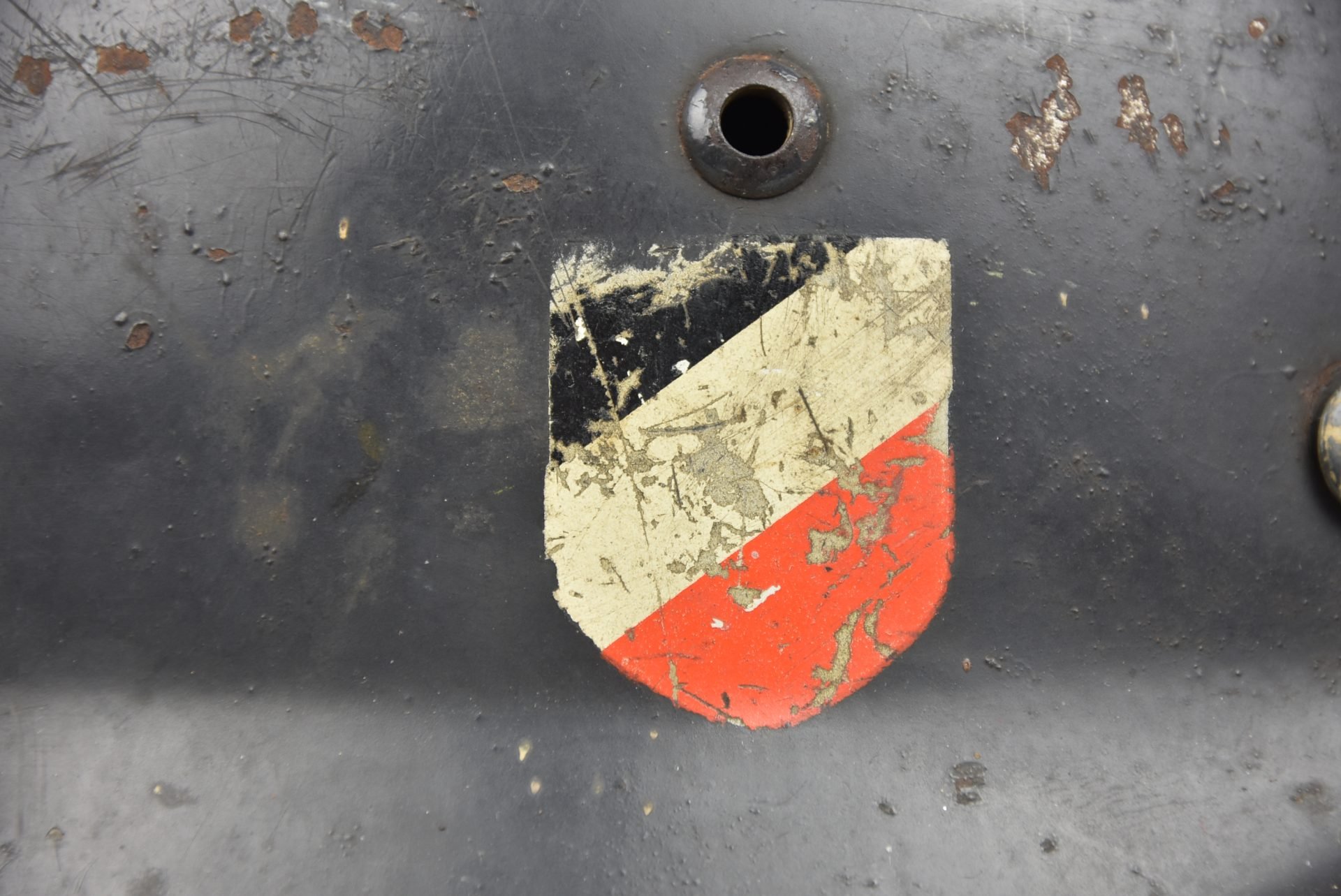 M35 Luftwaffe double decal steel helmet E.F.68 1938 — image 2