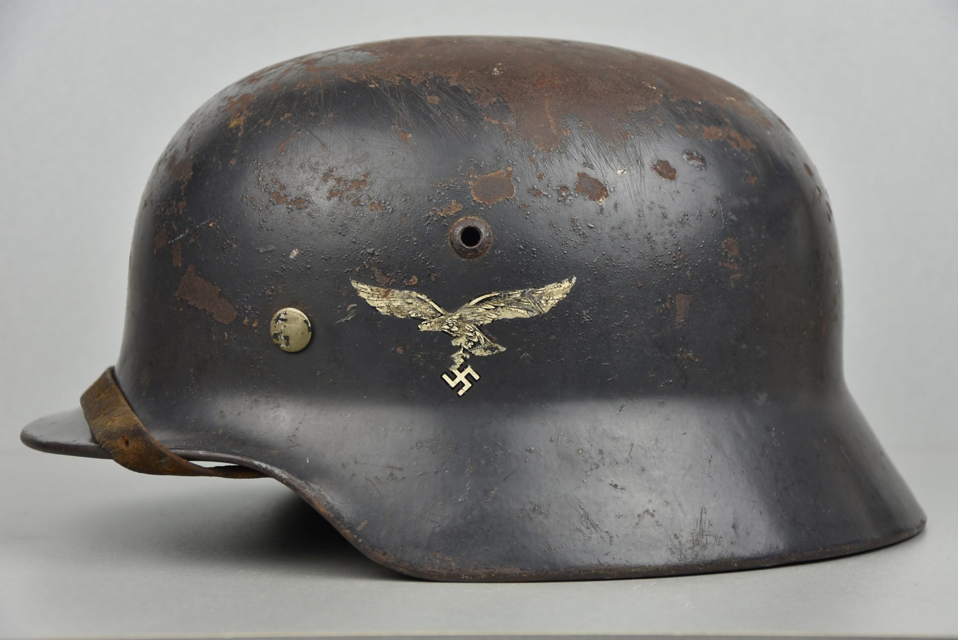 M35 Luftwaffe double decal steel helmet E.F.68 1938 — image 4