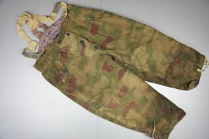 Wehrmacht winter trousers in Sumpftarnmuster 43