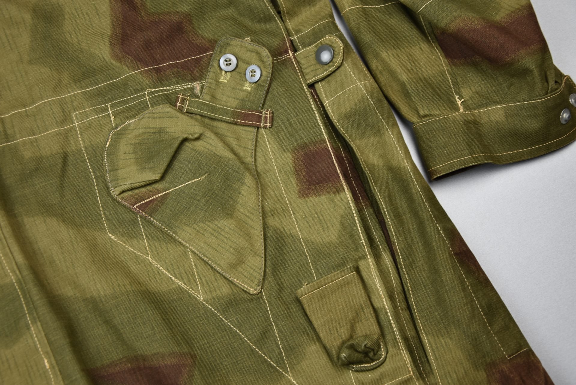 MINT Luftwaffe paratrooper jump smock 'Fallschirmjäger knochensack' in Sumpftarn 1944 — image 30