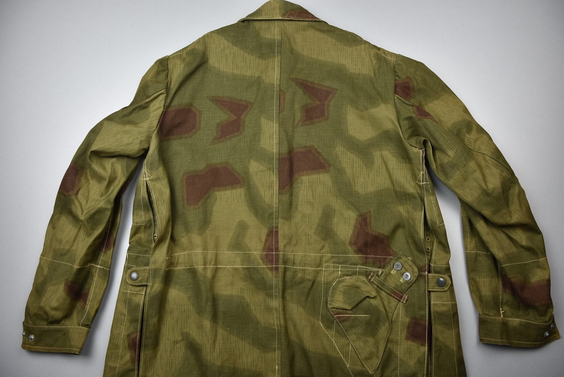 MINT Luftwaffe paratrooper jump smock 'Fallschirmjäger knochensack' in Sumpftarn 1944 — image 34