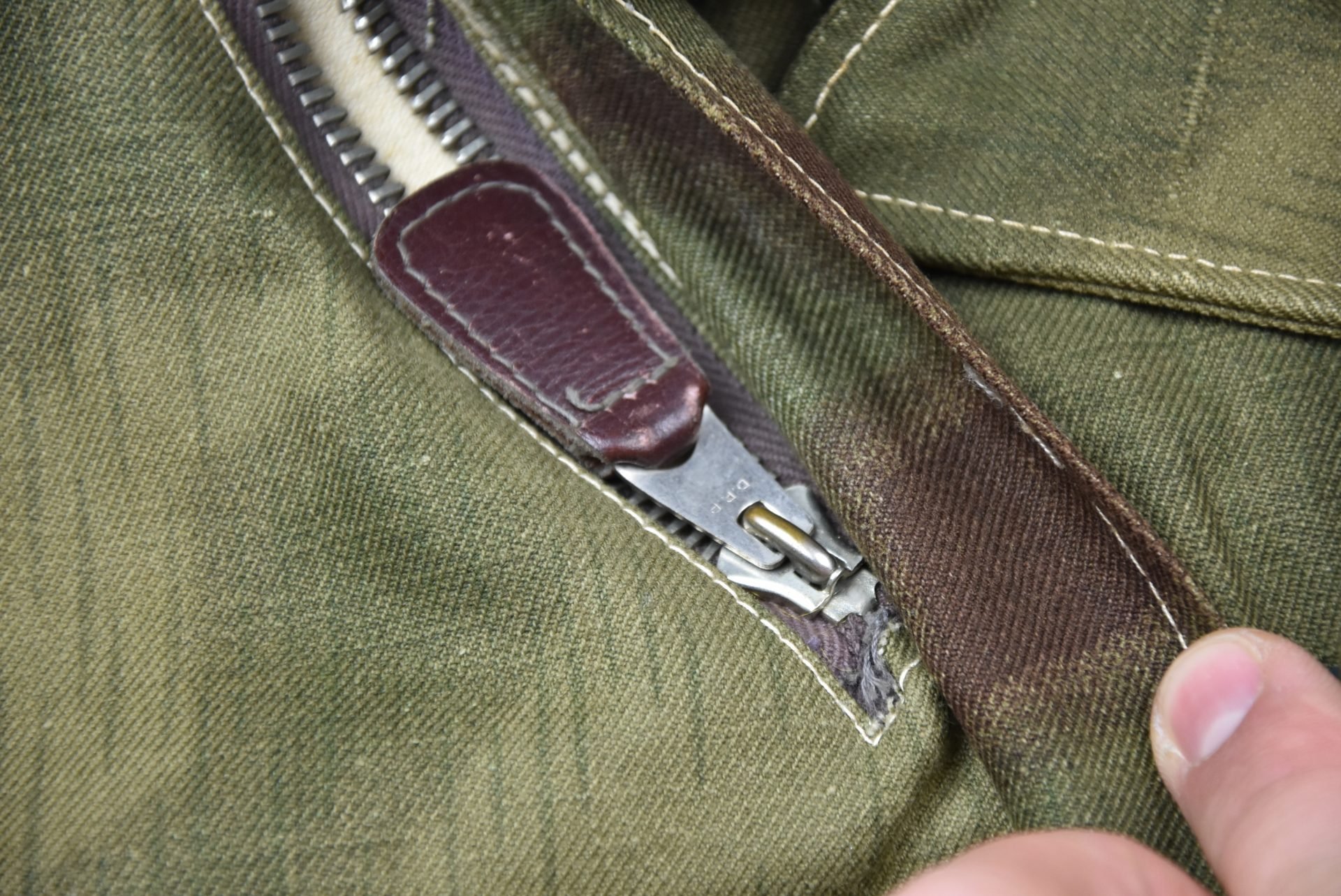 MINT Luftwaffe paratrooper jump smock 'Fallschirmjäger knochensack' in Sumpftarn 1944 — image 5