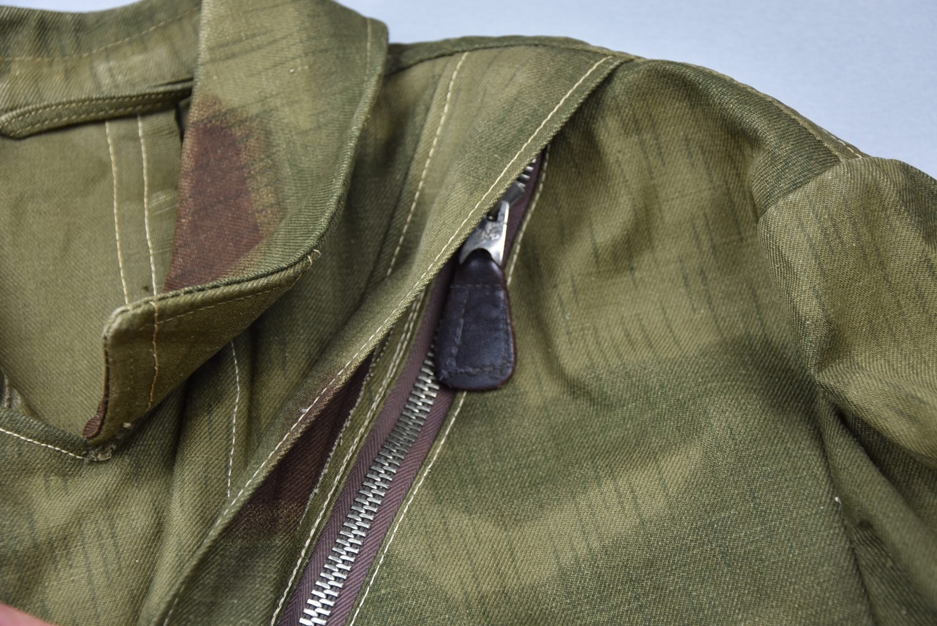 MINT Luftwaffe paratrooper jump smock 'Fallschirmjäger knochensack' in Sumpftarn 1944 — image 7