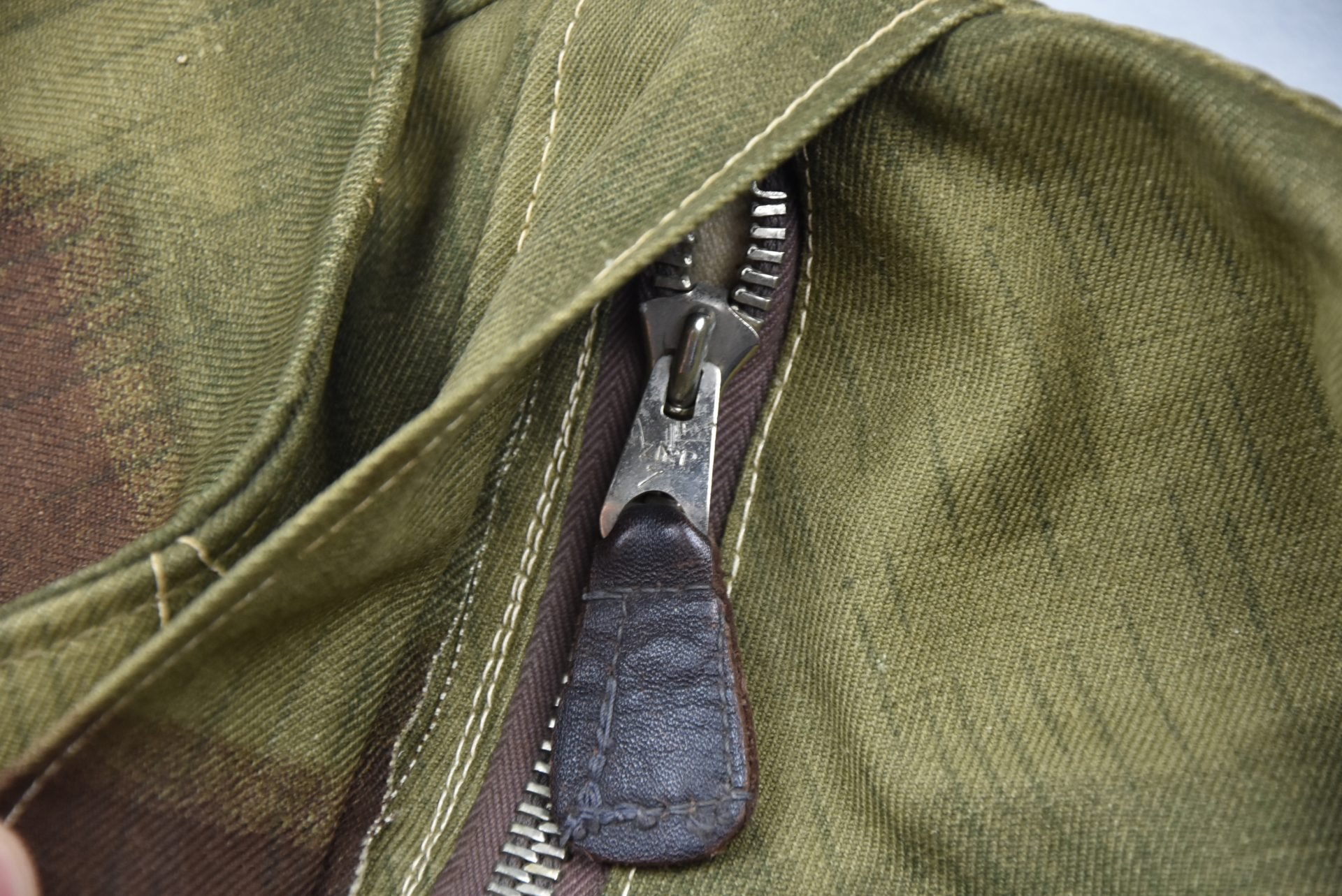 MINT Luftwaffe paratrooper jump smock 'Fallschirmjäger knochensack' in Sumpftarn 1944 — image 8