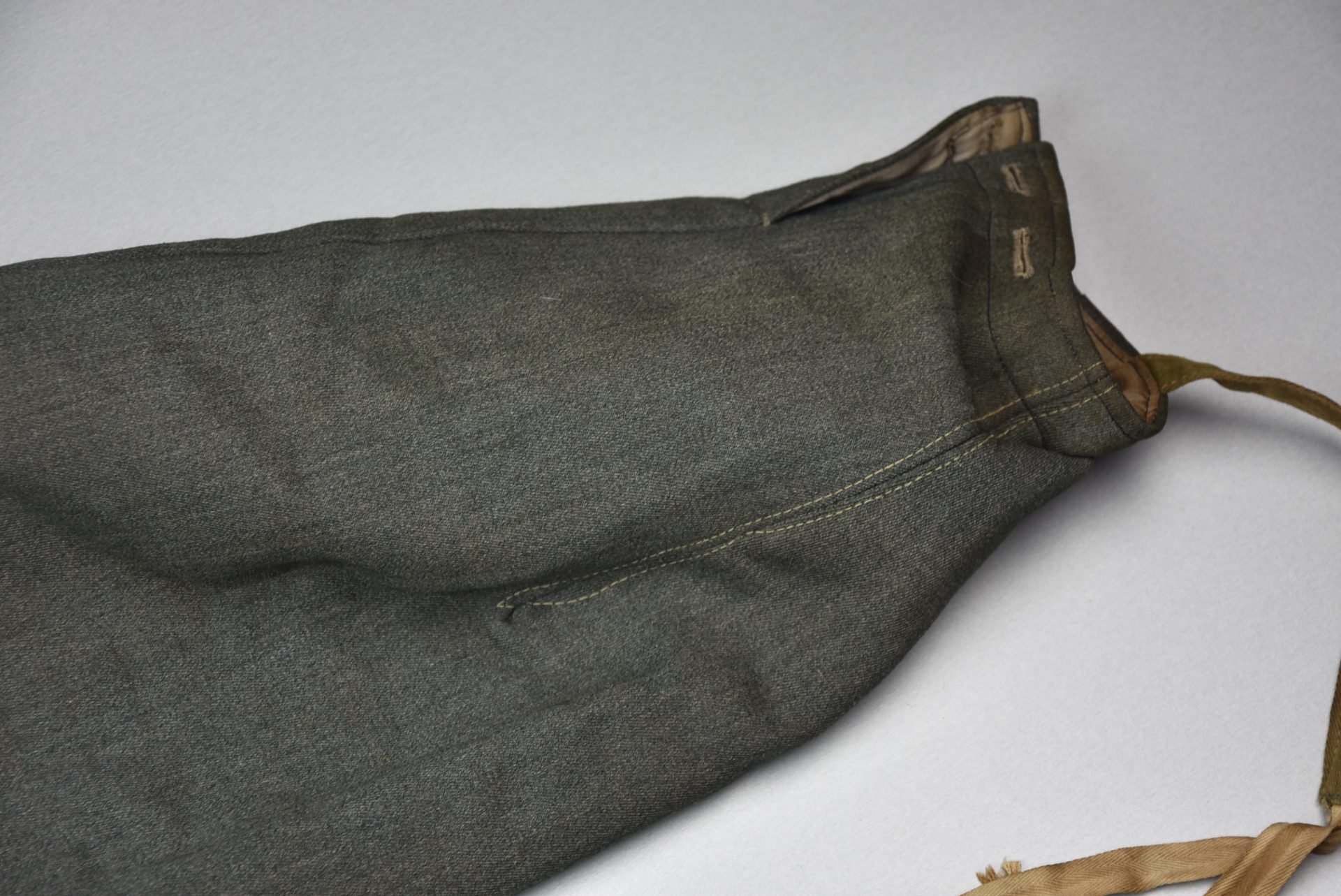 Wehrmacht/Waffen-SS M43 combat trousers with RBNr. 1944 — image 16
