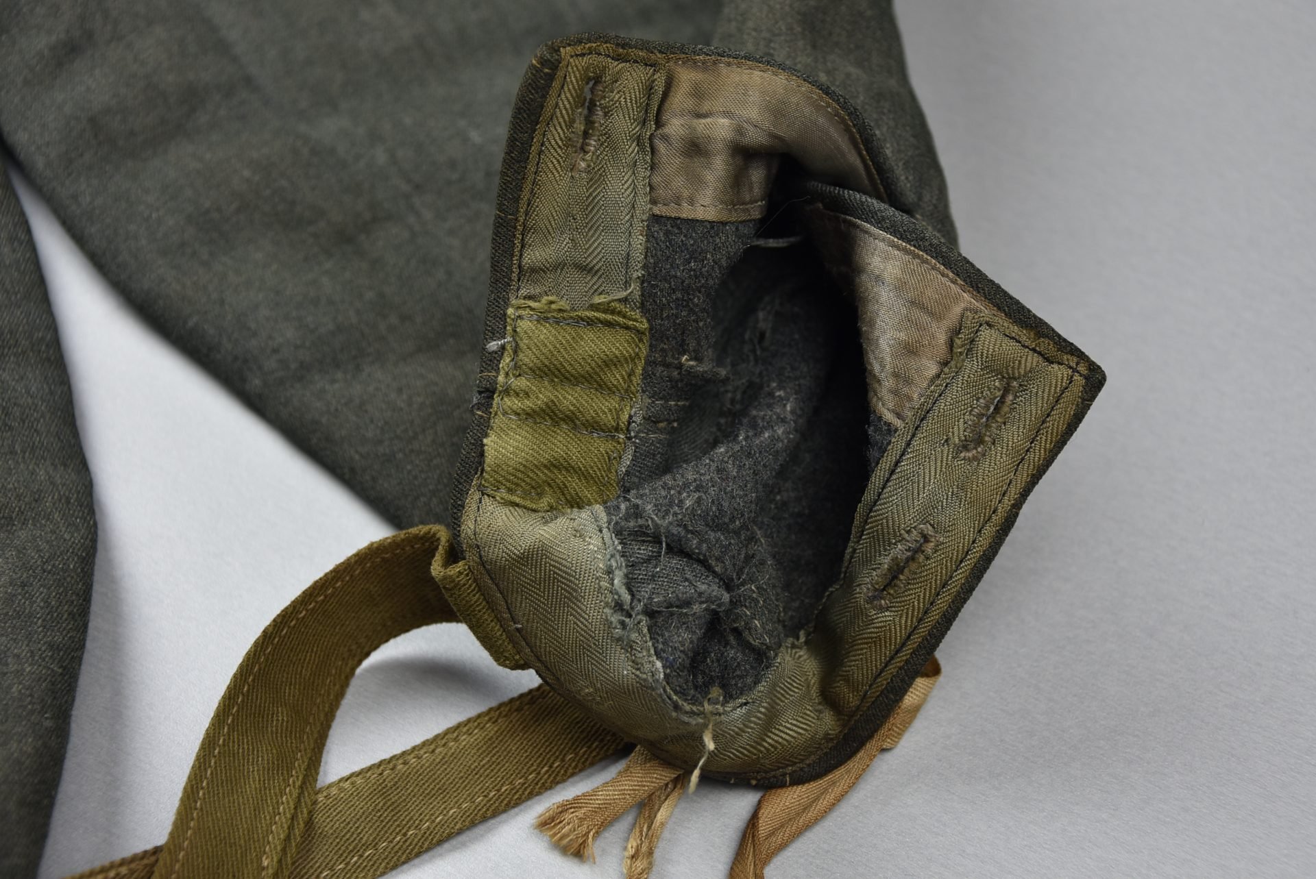 Wehrmacht/Waffen-SS M43 combat trousers with RBNr. 1944 — image 6