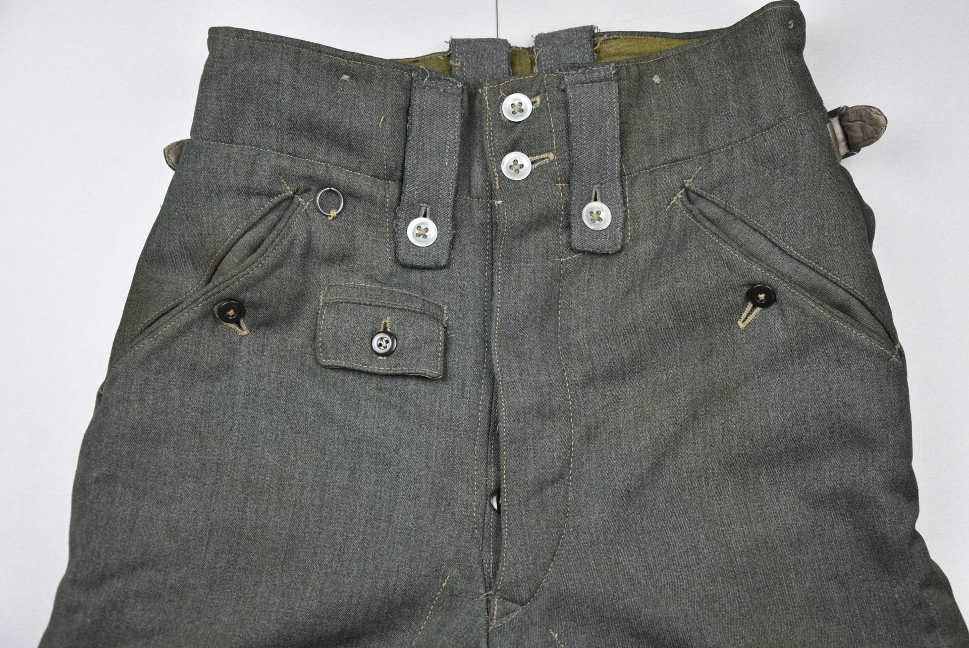 Wehrmacht/Waffen-SS M43 combat trousers with RBNr. 1944 — image 7