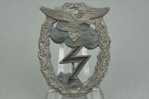 Luftwaffe ground assult badge 'Erdkampfabzeichen' by A. Walpach