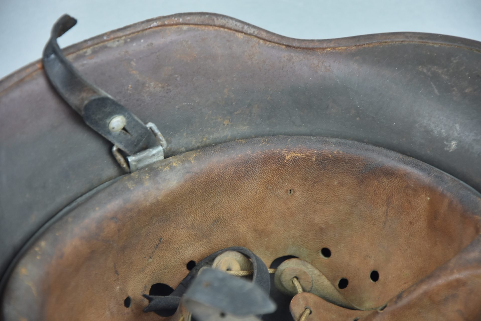 M18 army (Heer) 'transitional' reissue single decal steel helmet St.66 — image 14