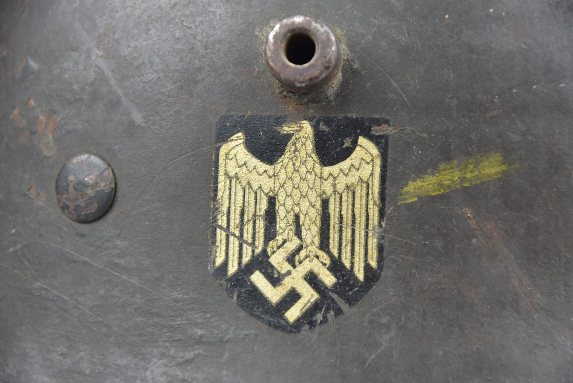 M18 army (Heer) 'transitional' reissue single decal steel helmet St.66 — image 2