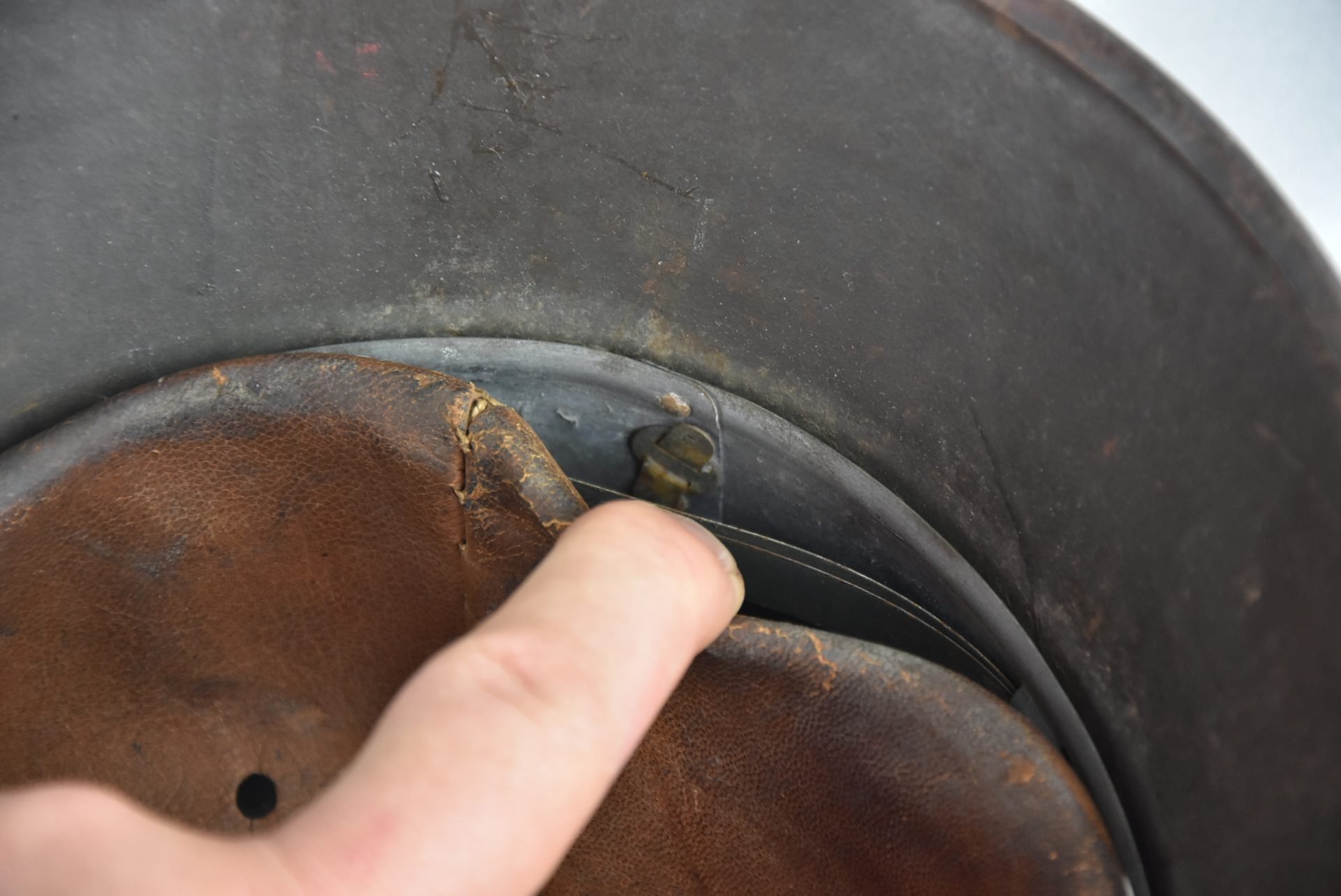 M18 army (Heer) 'transitional' reissue single decal steel helmet St.66 — image 20