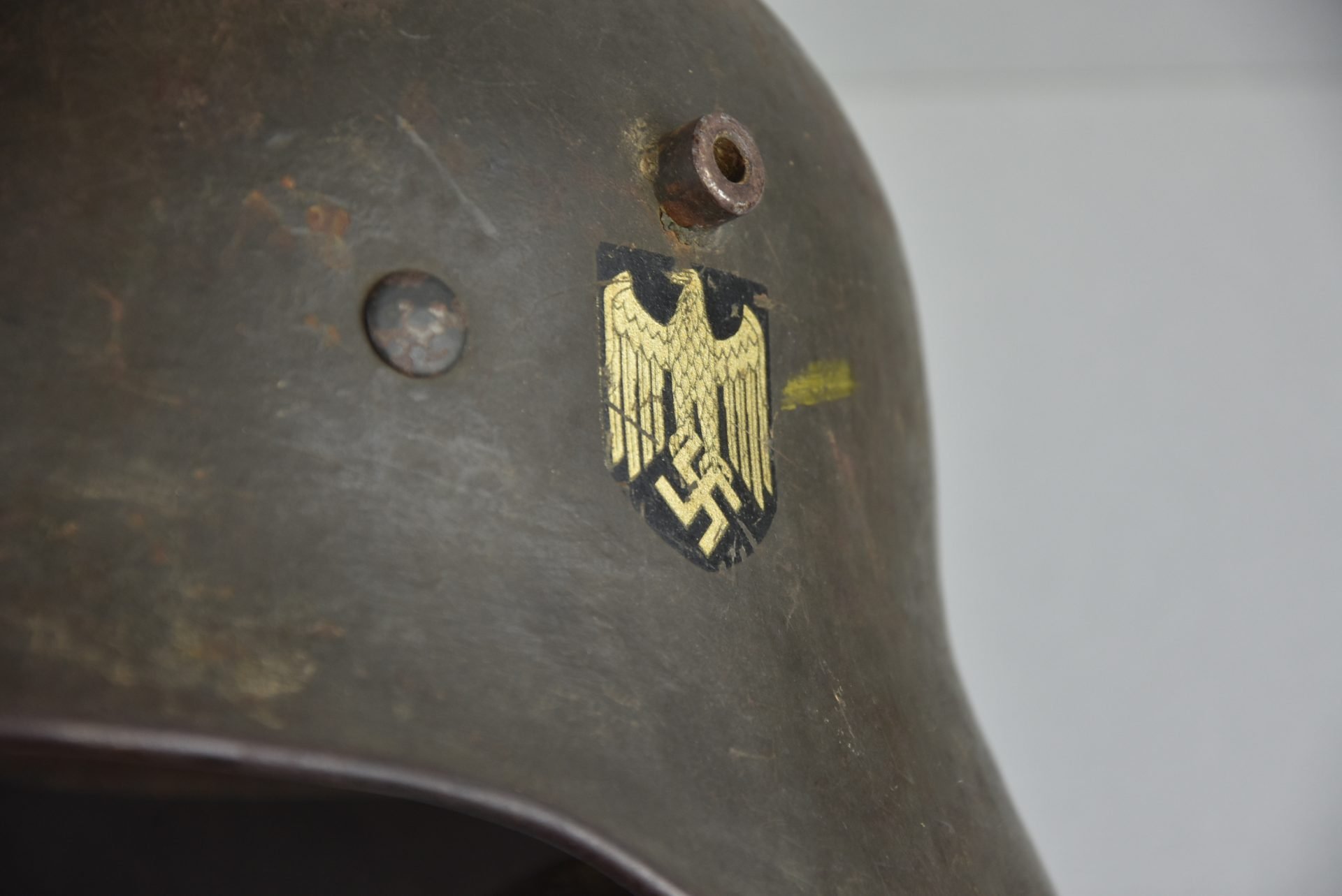 M18 army (Heer) 'transitional' reissue single decal steel helmet St.66 — image 21