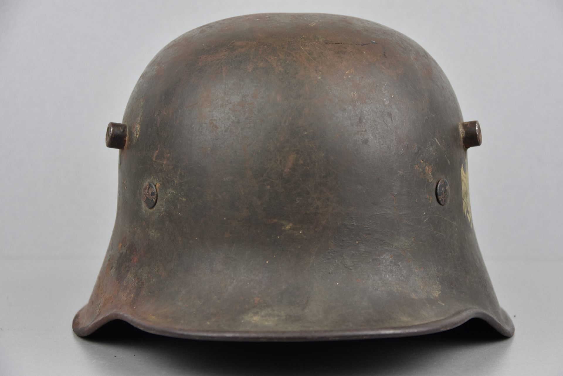 M18 army (Heer) 'transitional' reissue single decal steel helmet St.66 — image 3