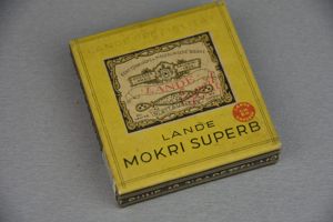 Package of 12 Wehrmacht cigarettes by Lande