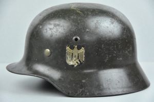 M35 Army (Heer) ex-double decal steel helmet Q62 1937 named